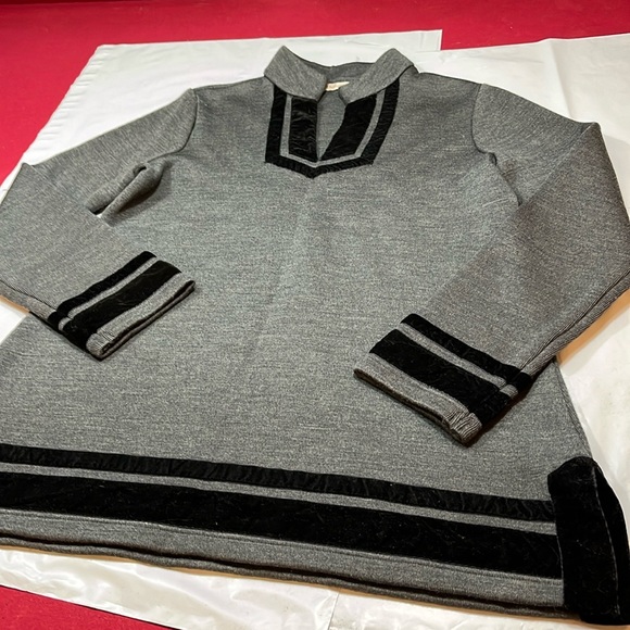 Soft Surroundings GRAY wool sweater BLACK velvet trim Runway Pullover womens Lrg - Picture 2 of 13
